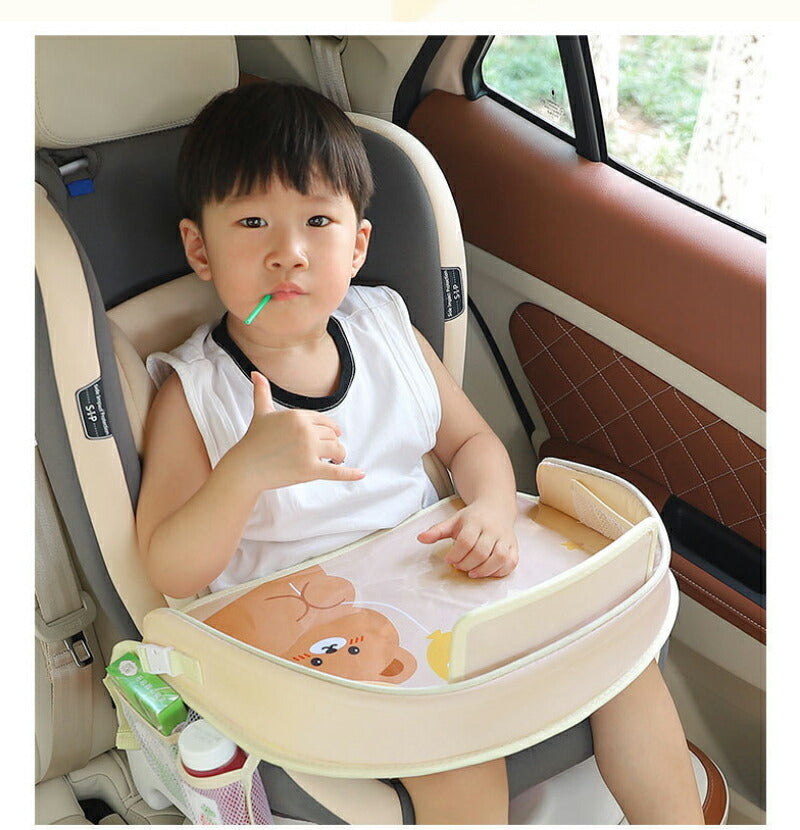チャイルドシート テーブル キッズ チャイルドデスク 車 机 赤ちゃん 子供 おすすめ 車用品 チャイルドトレイ ベビーテーブル 車内 幼児 かわいい シートテーブル 子ども用 食事 お絵かき お遊び台 両側に収納ポケット付き 防水 撥水 収納 固定バンド付き カー ベビーカー