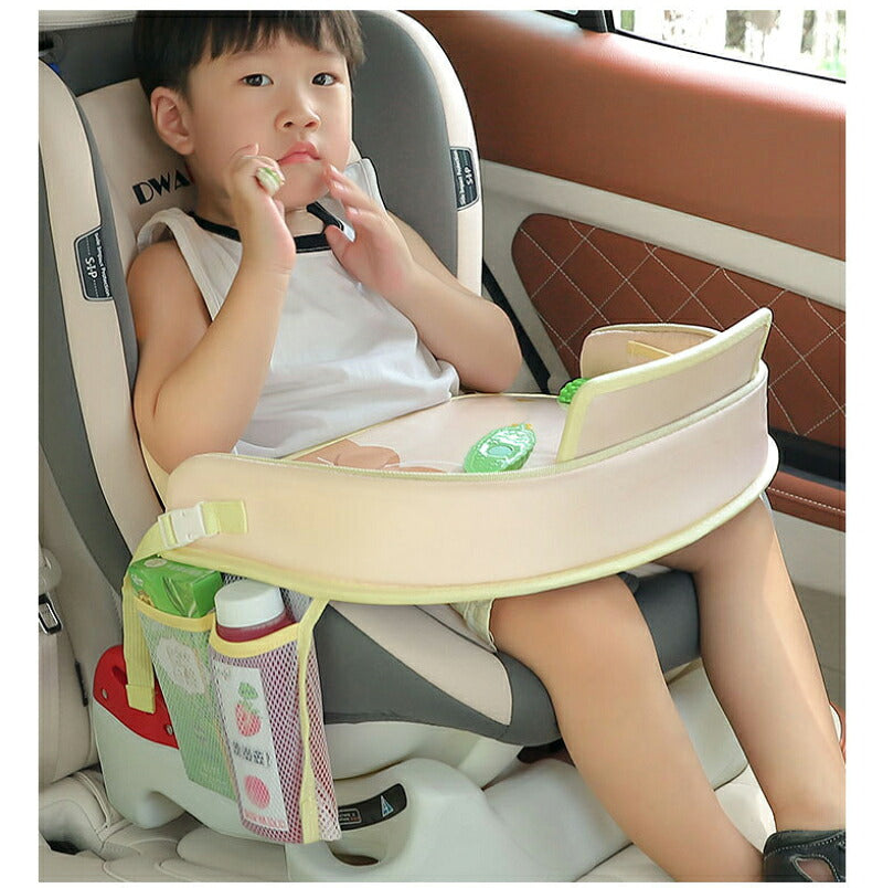 チャイルドシート テーブル キッズ チャイルドデスク 車 机 赤ちゃん 子供 おすすめ 車用品 チャイルドトレイ ベビーテーブル 車内 幼児 かわいい シートテーブル 子ども用 食事 お絵かき お遊び台 両側に収納ポケット付き 防水 撥水 収納 固定バンド付き カー ベビーカー