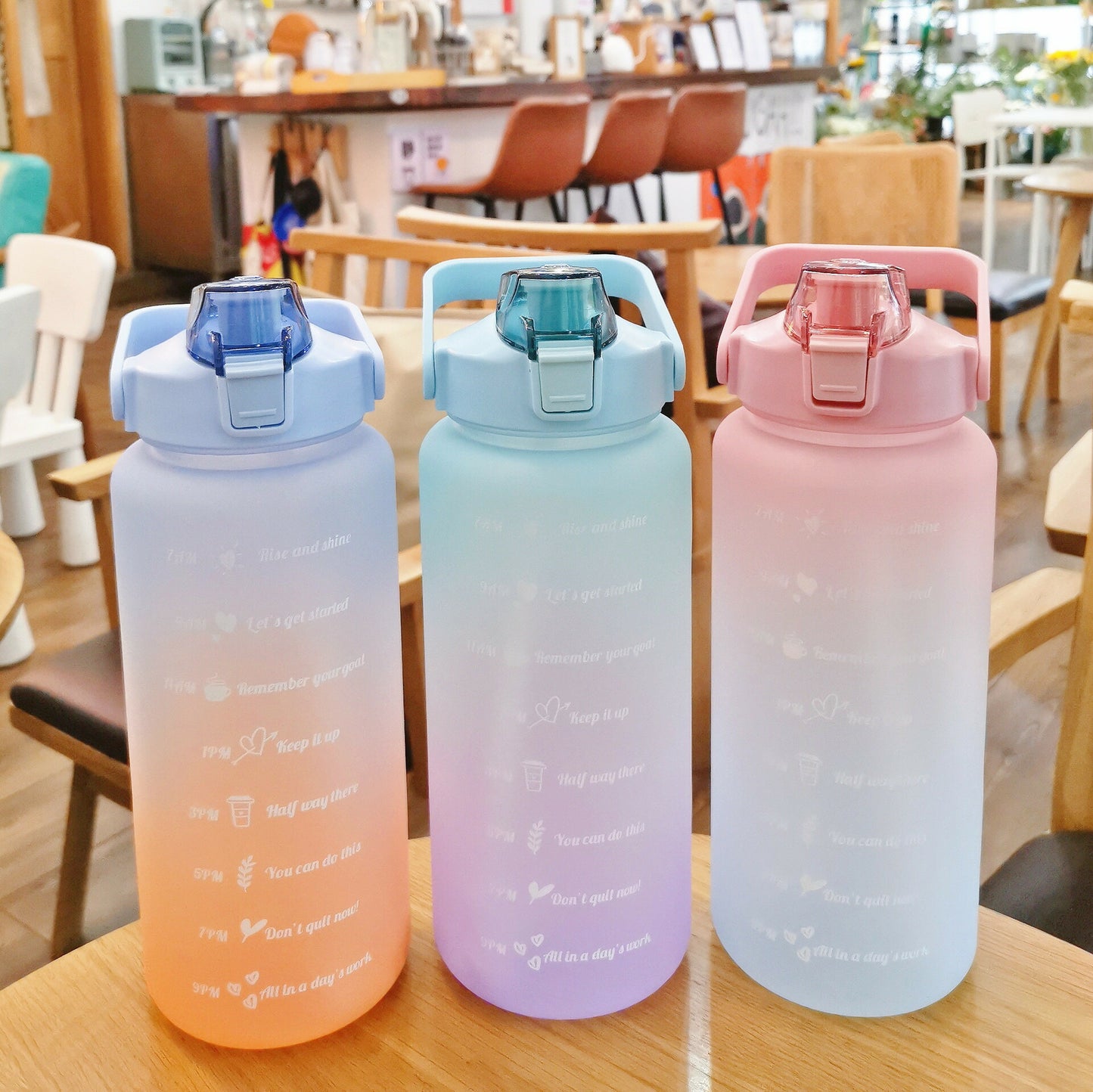 【タイムマーカー 】水筒 2リットル 目盛り付き スポーツ 水筒 2L ウォーターボトル タイムマーカー 携帯便利 漏れ防止 ストロー付き 子供 目盛り 大容量bottle-002