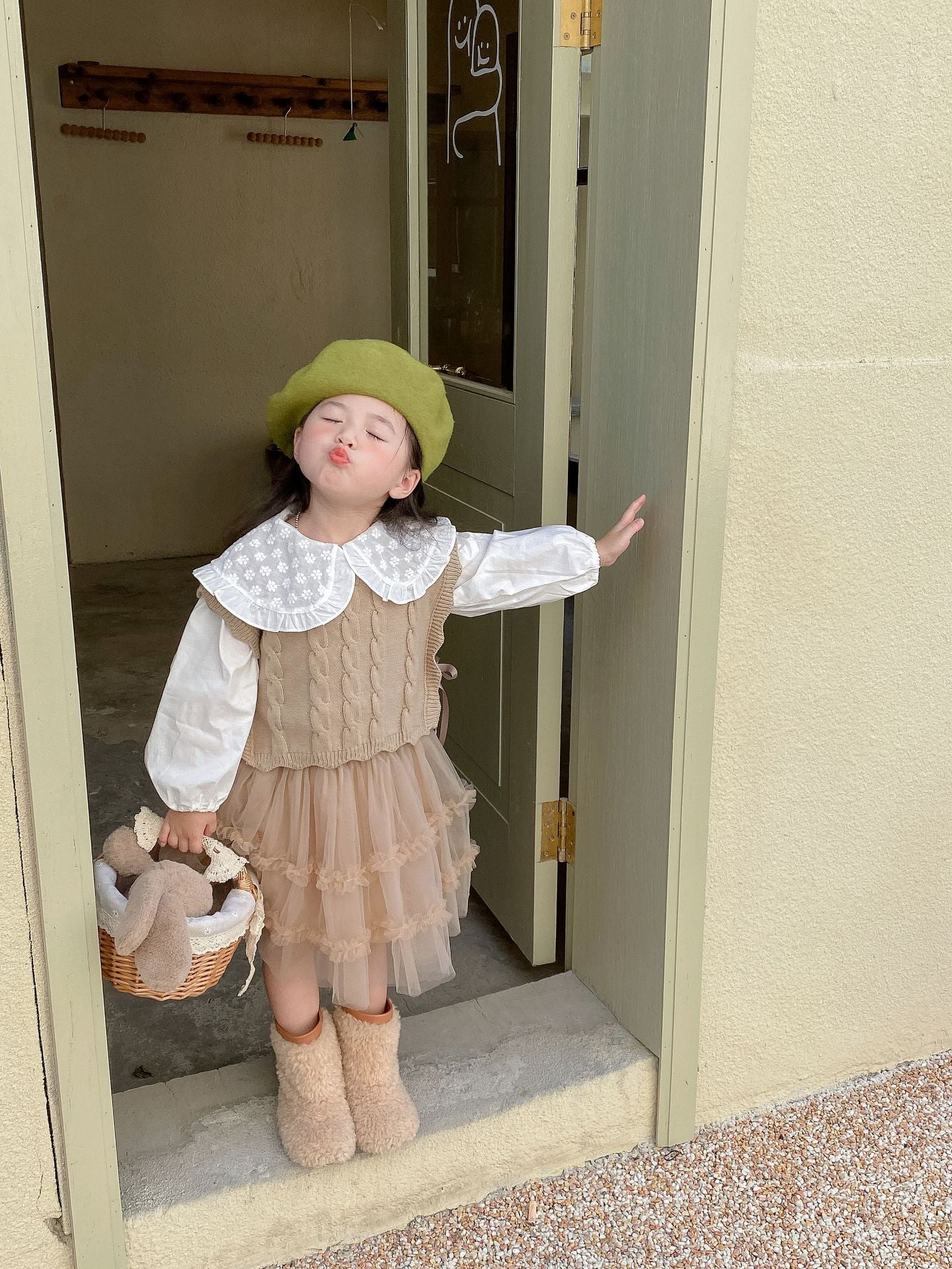 ニットベストキッズ ベビー  おしゃれ アウトウェア ベスト ノースリーブ 女の子 無地 袖なし 子ども チョッキ 春 秋 冬 韓国 かわいい  子供服  80 kidbesuto-001