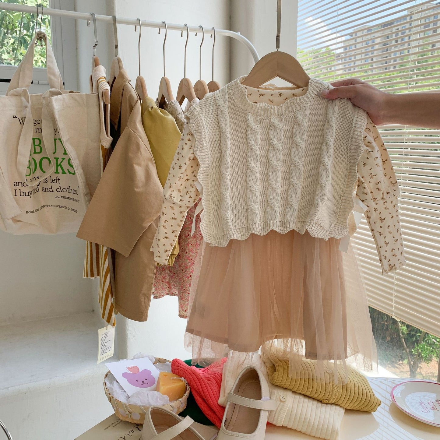 ニットベストキッズ ベビー  おしゃれ アウトウェア ベスト ノースリーブ 女の子 無地 袖なし 子ども チョッキ 春 秋 冬 韓国 かわいい  子供服  80 copysku-197