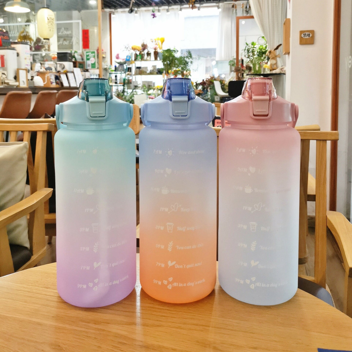 【タイムマーカー 】水筒 2リットル 目盛り付き スポーツ 水筒 2L ウォーターボトル タイムマーカー 携帯便利 漏れ防止 ストロー付き 子供 目盛り 大容量bottle-002